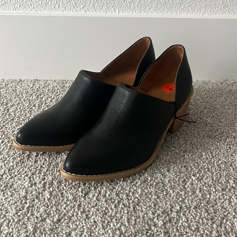Black leathered booties